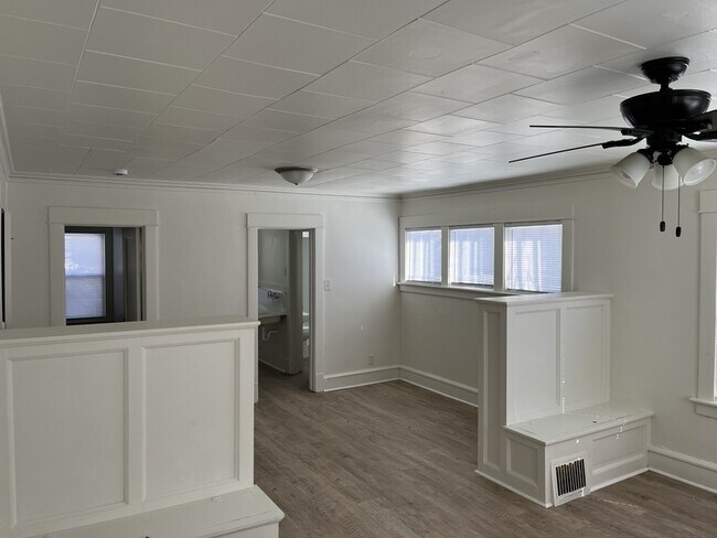 Photo - 1561 N 15th St