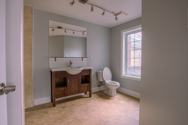 Photo - Furnished Rooms for Rent – All-Inclusive – Near Downtown Ottawa - Heart of Hull!