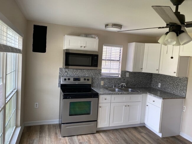 Photo - 14369 Twin Lakes Cir