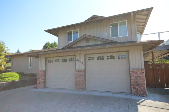 4 bedroom home in Federal Way with breatht... - 4 bedroom home in Federal Way with breatht...