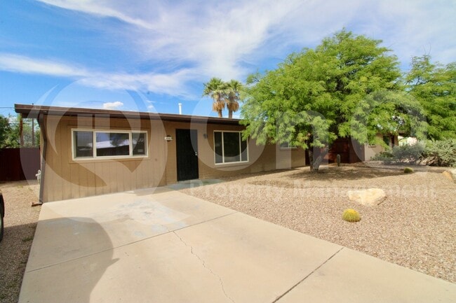 Photo - 4043 E Deseret Dr