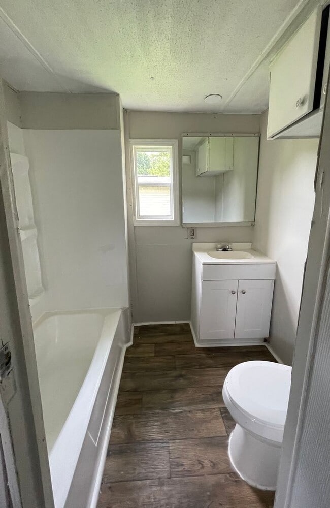 Photo - 122 Holly Vista Ln