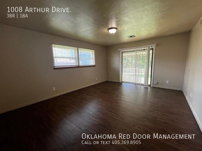 1008 Arthur Dr