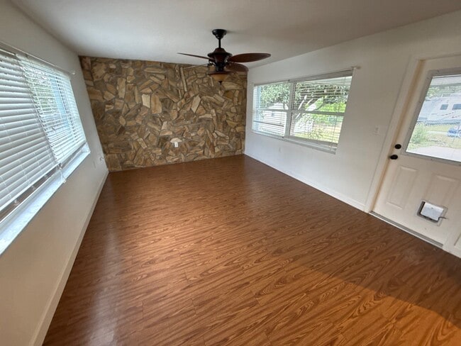 Photo - 306 S Monroe St