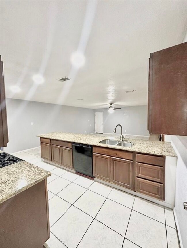 Photo - 16110 White Star Dr