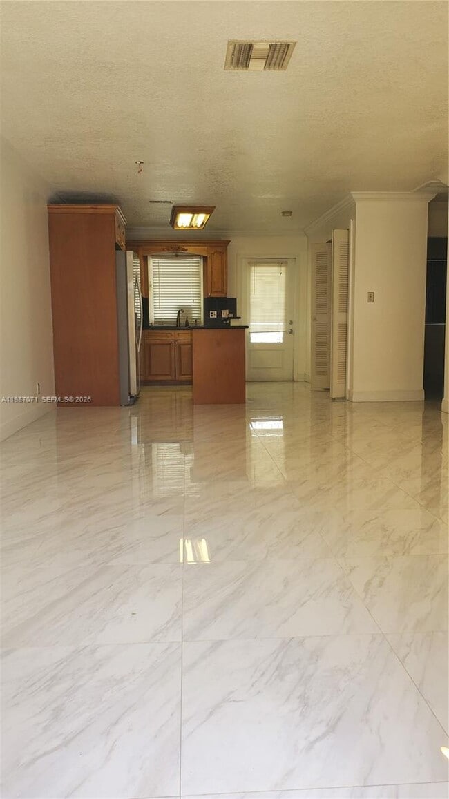 Photo - 2638 Taylor St