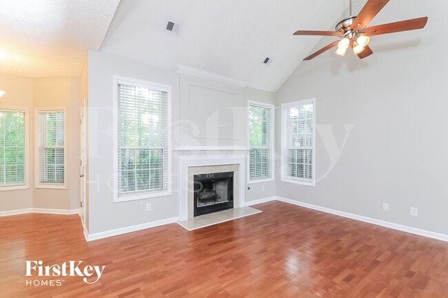 Photo - 115 Weatherstone Dr