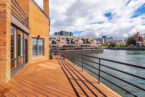 Photo - 160 Rivermist Dr