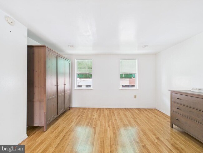 Photo - 628 McClellan St