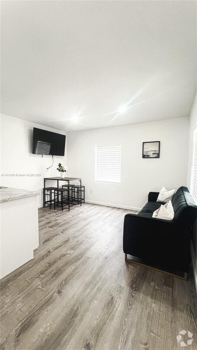 Building Photo - 4139 NW 23rd Ave Unit 1 Rental
