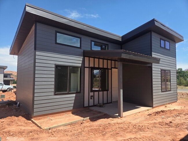 Building Photo - 2158 E Bonnies Wy
