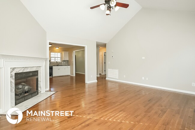 Photo - 228 Woodmaker Ct