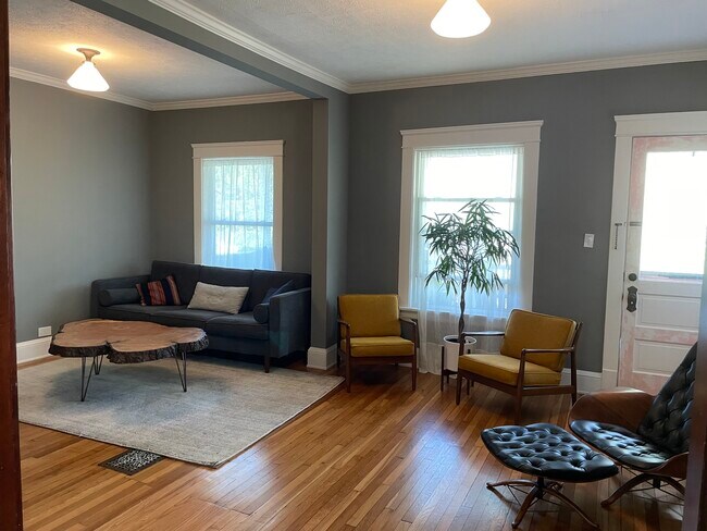 Photo - 1447 Larchmont Ave Unidad Upper