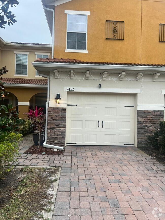 Building Photo - Beautiful 3 Bed 2.5 Bath Home for Rent in ...