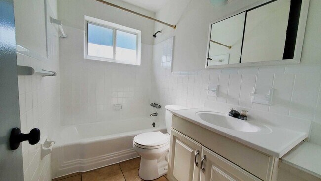 Photo - 170 NW 7th St