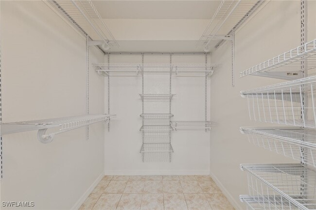 Building Photo - 3250 Cypress Glen Way Unit 406