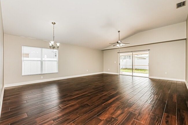 Photo - 31422 Wrencrest Dr