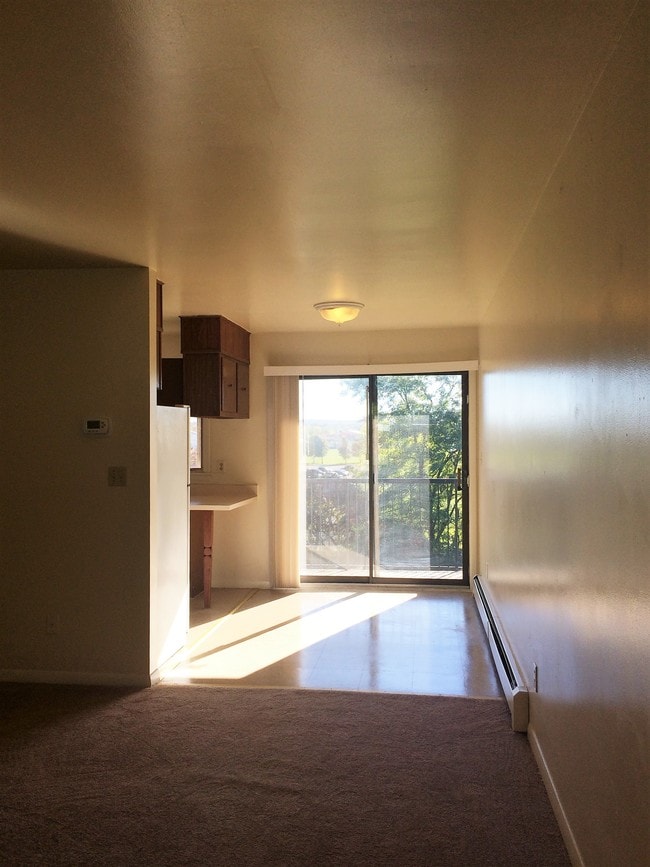 Dining Room - Hycliff Apartments