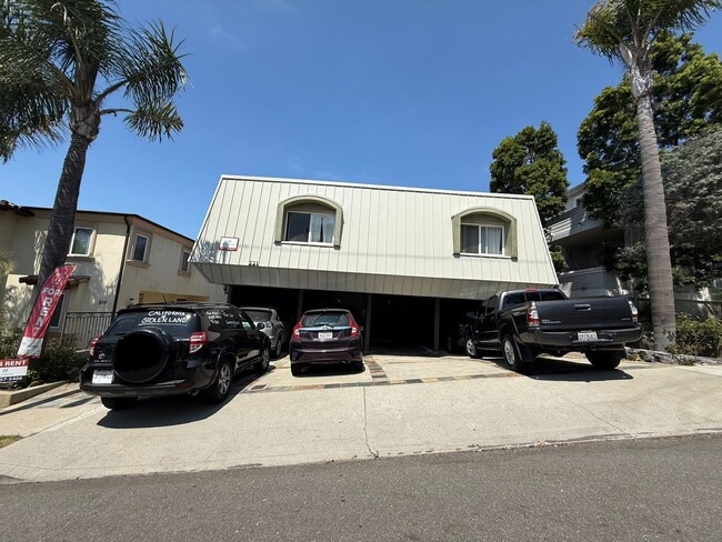 Photo - 221 Sheldon St