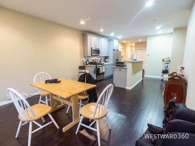 Photo - 1906 W 17th St Unit 1