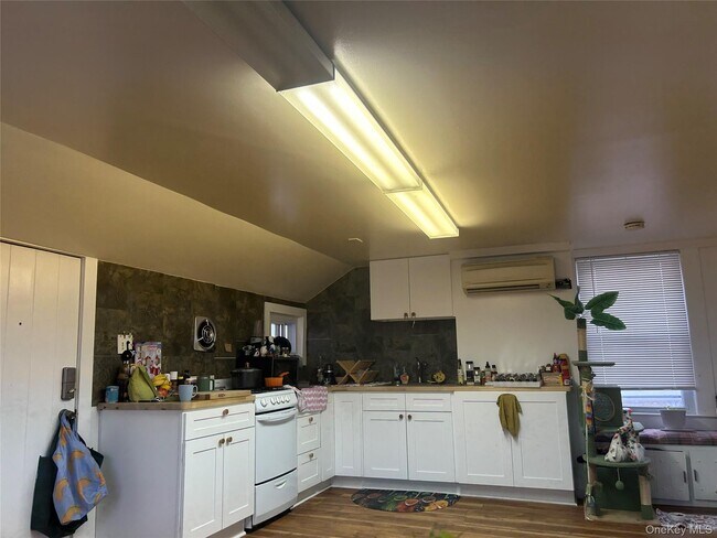 Photo - 34 Hoffman St