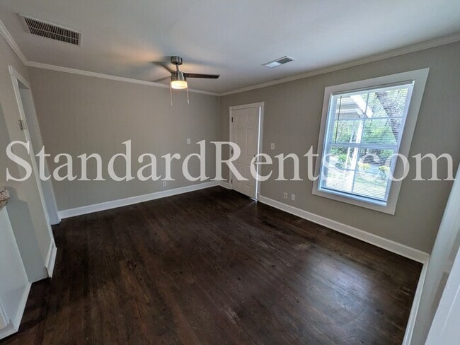 Photo - 1770 Wenlock St NW