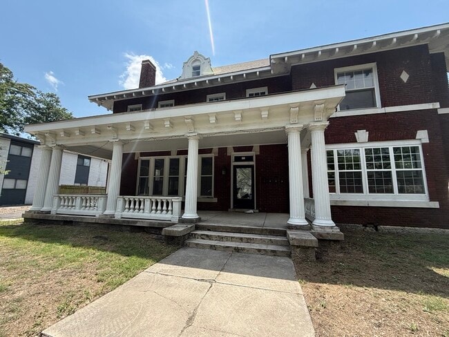 Building Photo - 157 Stonewall St