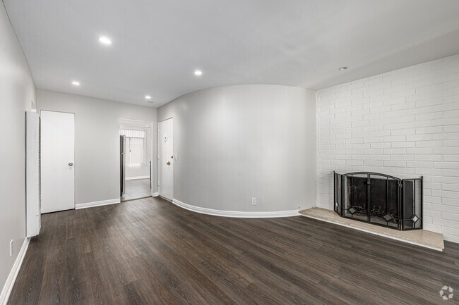 2BR, 1BA - 950SF - Dining Room - French Court Apartments