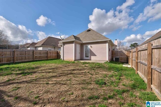 Photo - 139 Flagstone Ln