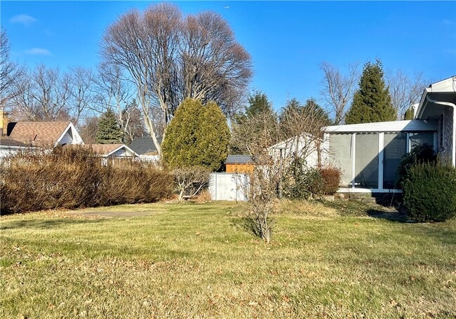 Photo - 3630 W 10th St