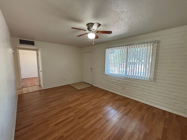 Photo - 673 W 41st St Unit 1