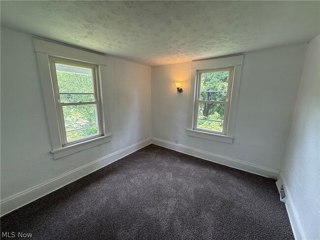 Photo - 257 Arch St