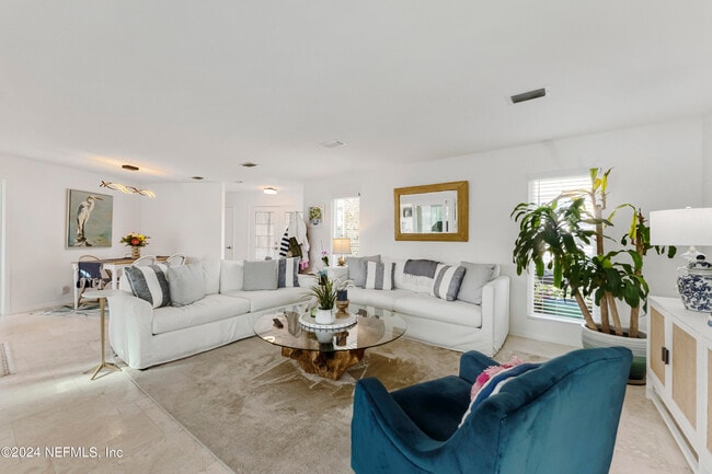 Photo - 543 Rutile Dr