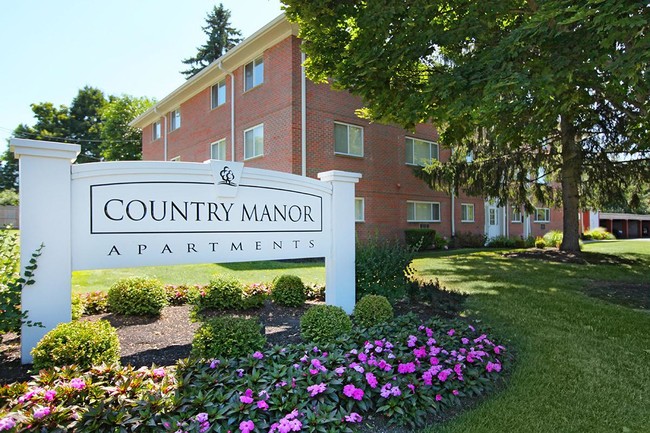 South Entrance - Country Manor Apartment Homes
