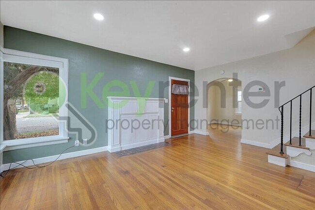 Photo - 2400 27th St