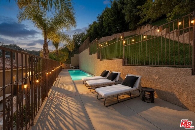 Building Photo - 15330 Del Gado Dr