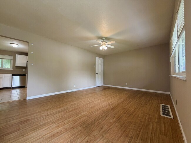 Photo - Spacious 3 Bedroom Rental - Ready for Immediate Move-in!