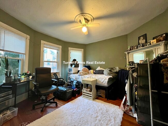 Building Photo - 12 Bucknam St Unit 1