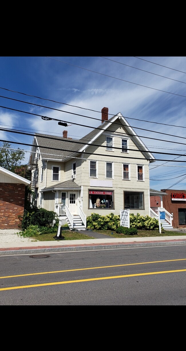Building Photo - 821 Islington St Unit 821 3rd flr