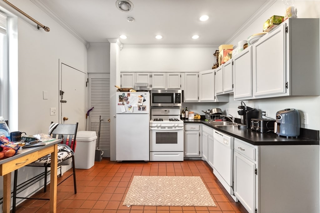 Photo - 105 W Fourth St Condo Unit 3B