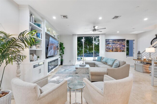 Photo - 3266 NE 15th St