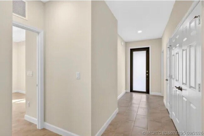 103 SW Seminole Crossing Ct