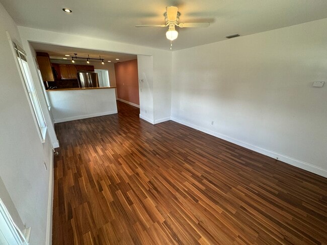 Photo - 212 W North Bay St