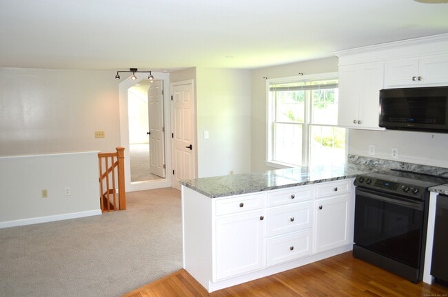 Photo - 1349 Farmington Ave