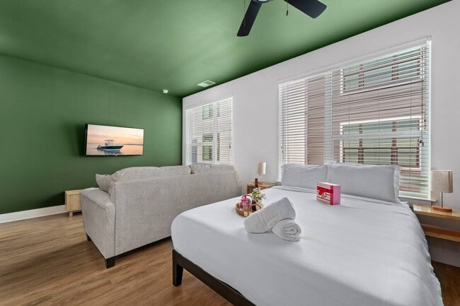 Photo - 2412 W Cypress St Unit ID1312504P