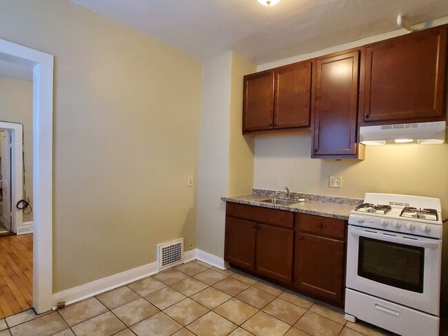 Photo - 1927 E Hillcrest Ave Unidad 3