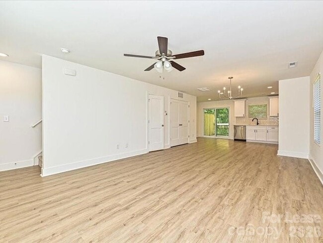 Photo - 580 Pleasant Ave