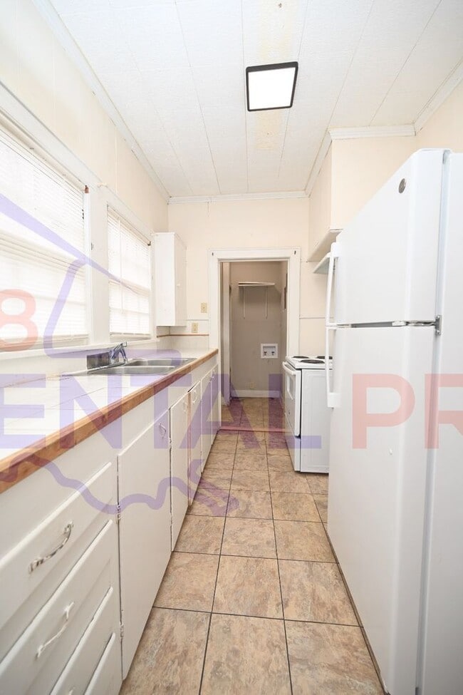 Photo - 706 Cooktown Rd