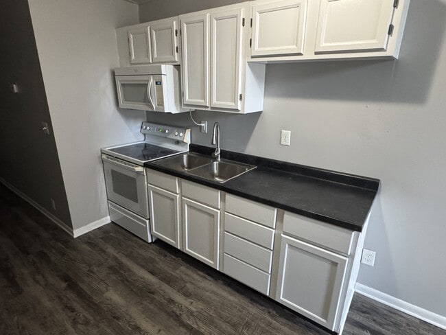 111 E Main St Unit B