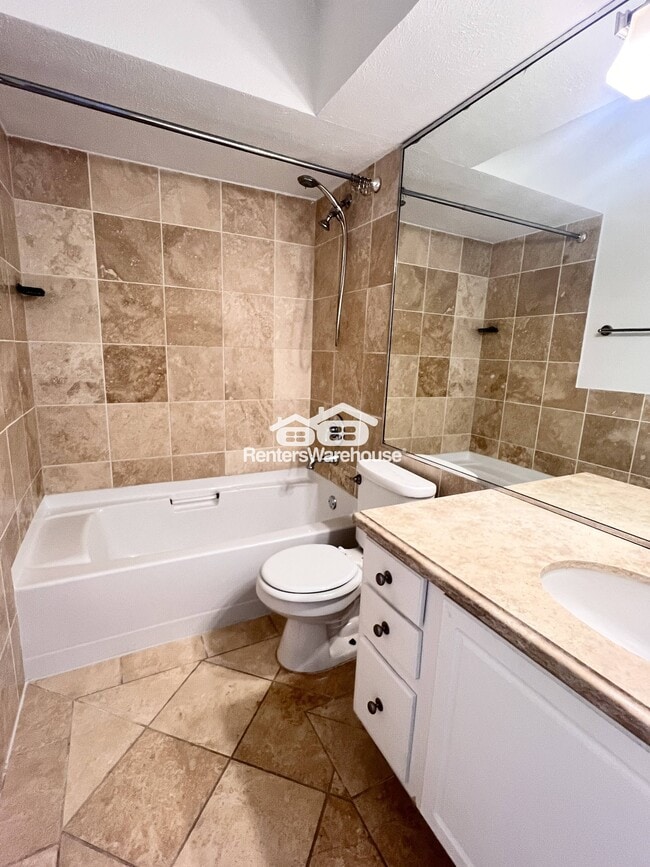 Photo - 5928 Sandhurst Ln